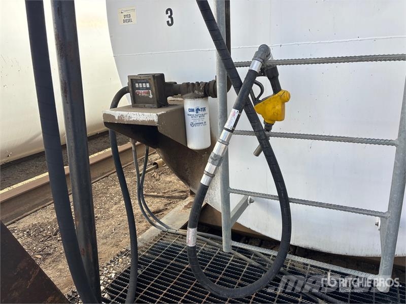  Les Industries Desjardin 35214 L Skid Mounted Stee Fuel and additive tanks