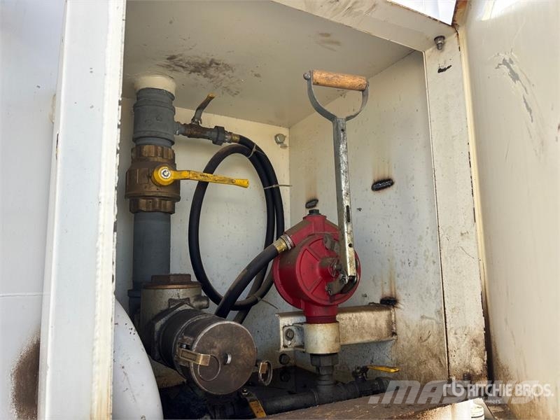  Les Industries Desjardin 35214 L Skid Mounted Stee Fuel and additive tanks