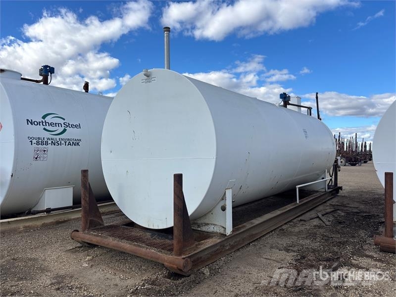  Les Industries Desjardin 35214 L Skid Mounted Stee Fuel and additive tanks