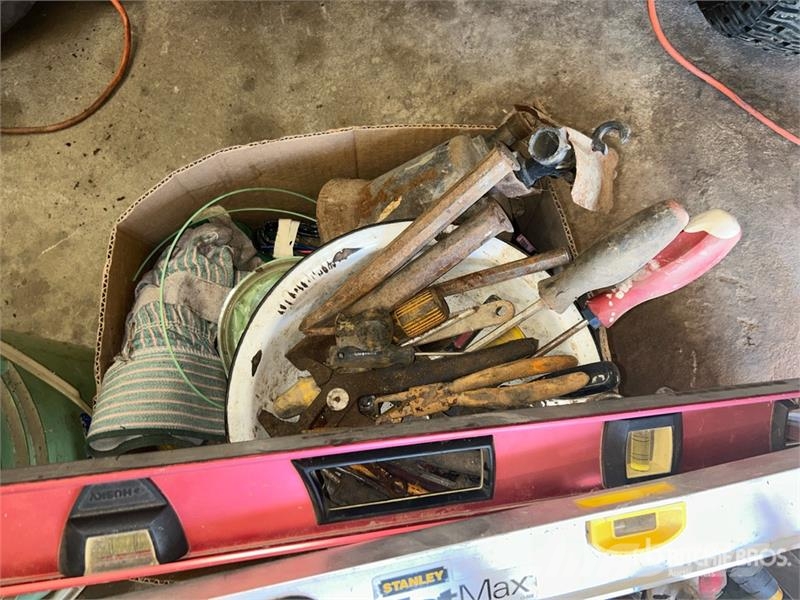  Levels, Ratchets, Wrenches, Jacks, Wrenches & Saw Kiti naudoti statybos komponentai
