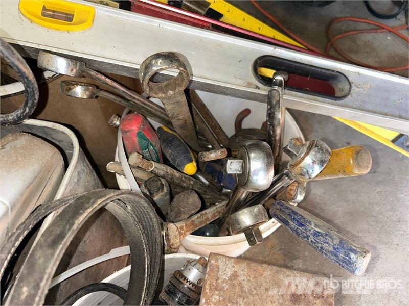  Levels, Ratchets, Wrenches, Jacks, Wrenches & Saw Kiti naudoti statybos komponentai