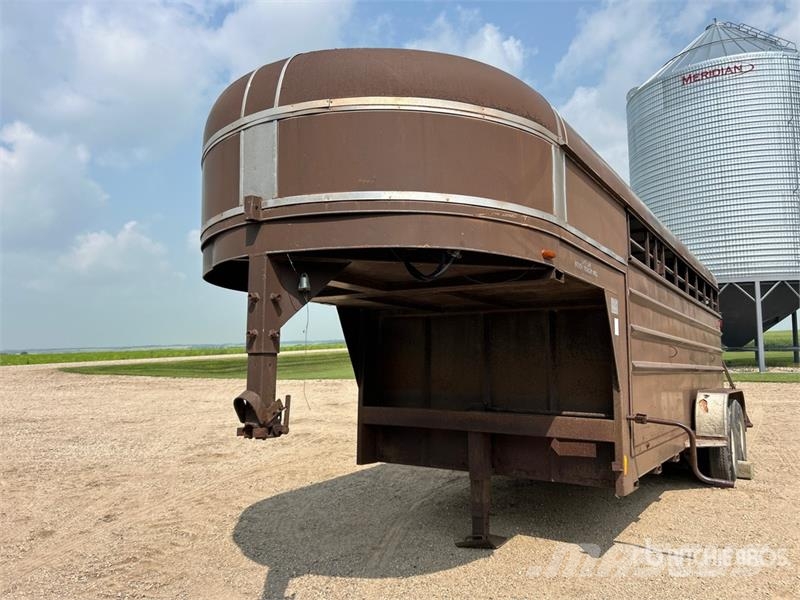 Lift-Off 16 ft T/A Gooseneck Livestock Trailer 動物運輸拖車