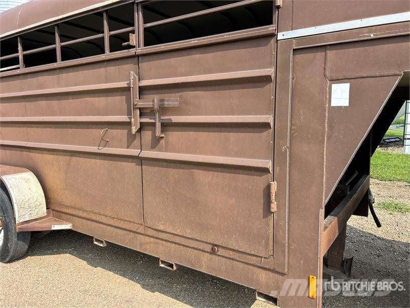 Lift-Off 16 ft T/A Gooseneck Livestock Trailer 動物運輸拖車