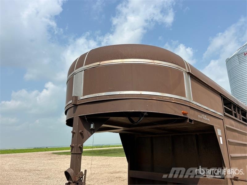 Lift-Off 16 ft T/A Gooseneck Livestock Trailer 動物運輸拖車