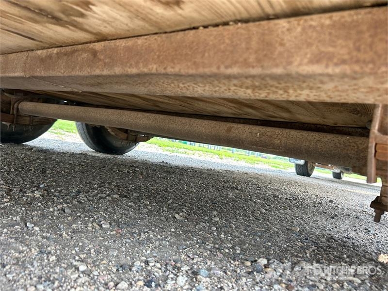 Lift-Off 16 ft T/A Gooseneck Livestock Trailer 動物運輸拖車