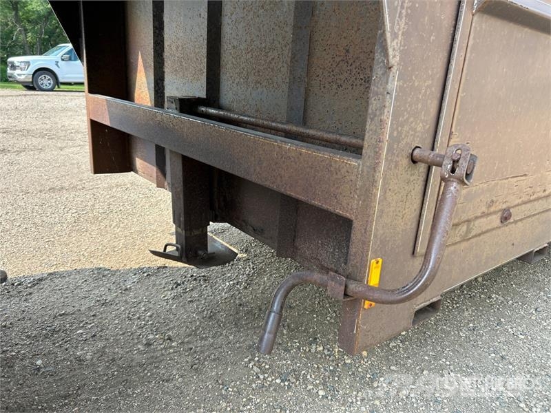 Lift-Off 16 ft T/A Gooseneck Livestock Trailer 動物運輸拖車