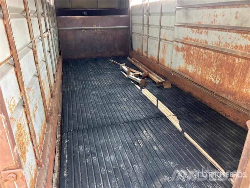 Lift-Off 16 ft T/A Gooseneck Livestock Trailer 動物運輸拖車