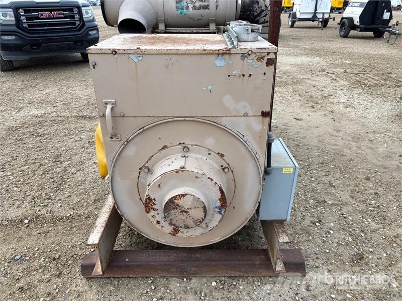 Lima 580 210 kW Skid-Mounted Generator Set ディーゼル発電機