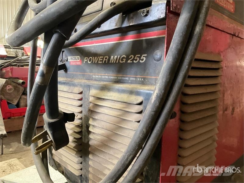 Lincoln Electric Electric 225 A MIG Electric Welder Soldadoras