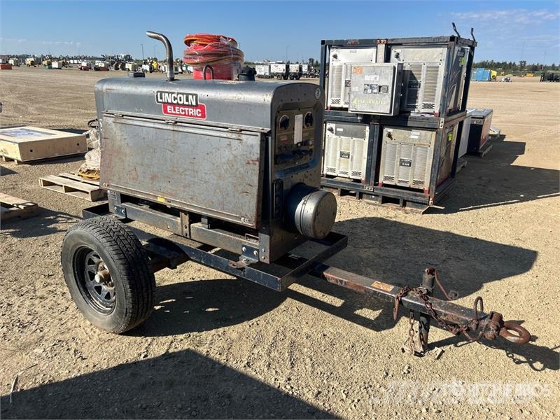 Lincoln Electric Electric 300 A Mobile Multi-Process Engin Soldadoras