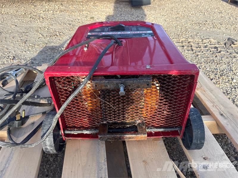 Lincoln Electric Electric AC-225 225 A Electric Welder Suvirinimo technika