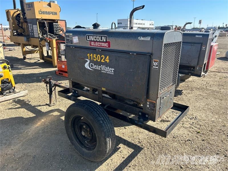 Lincoln Electric Electric 300 A Mobile Multi-Process Engin Soldadoras