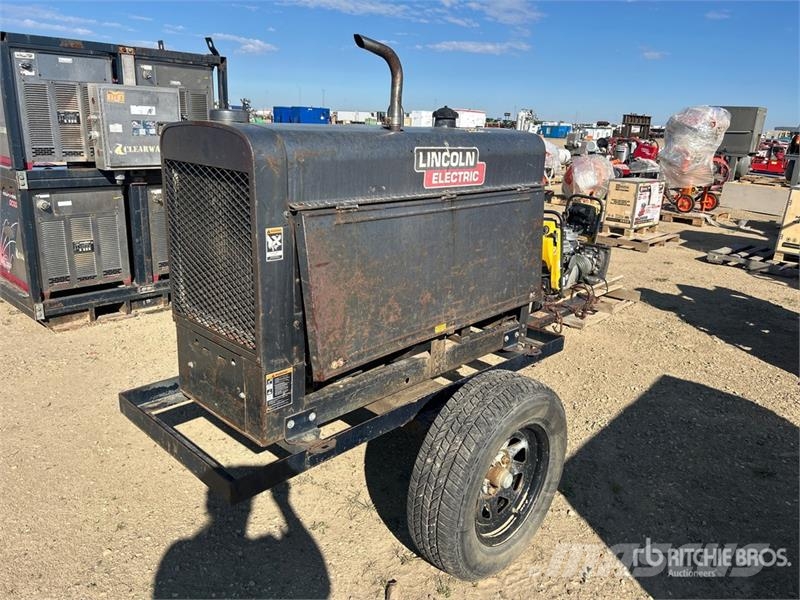 Lincoln Electric Electric 300 A Mobile Multi-Process Engin Soldadoras