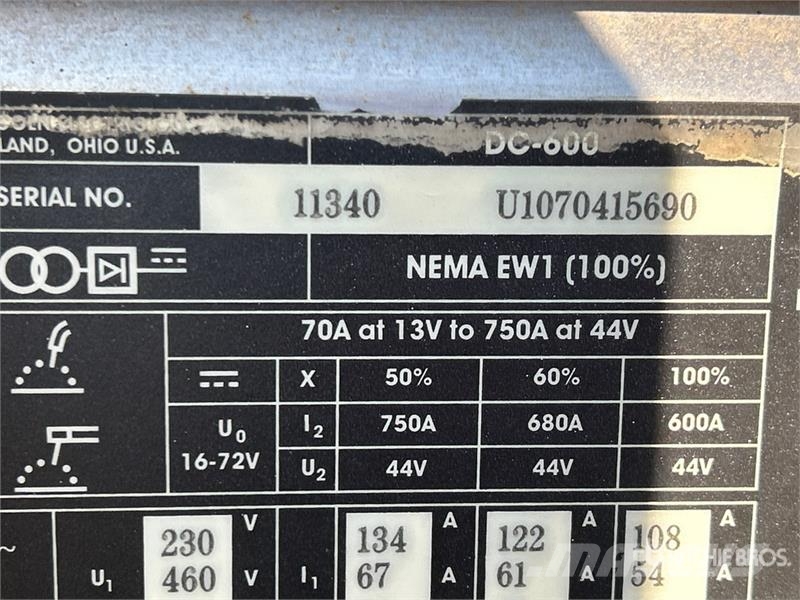 Lincoln Electric Electric DC-600 Multi-Operator Welder Soldadoras