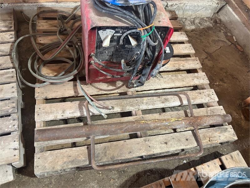 Lincoln Electric Electric 225 A Stick Electric Welder Soldadoras