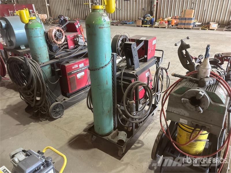 Lincoln Electric Electric Invertec V350-Pro Multi-Operator Soldadoras