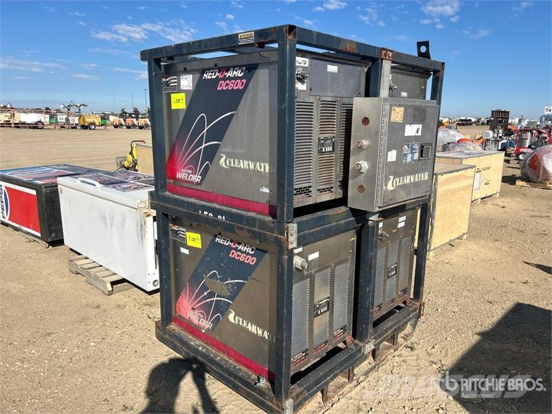 Lincoln Electric Electric DC-600 Multi-Operator Welder Soldadoras