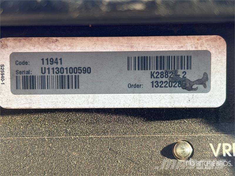 Lincoln Electric of (3) Lincoln Electric Flextex 450 Elect Máquinas de soldar