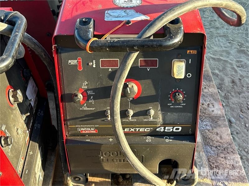 Lincoln Electric of (3) Lincoln Electric Flextex 450 Elect Máquinas de soldar
