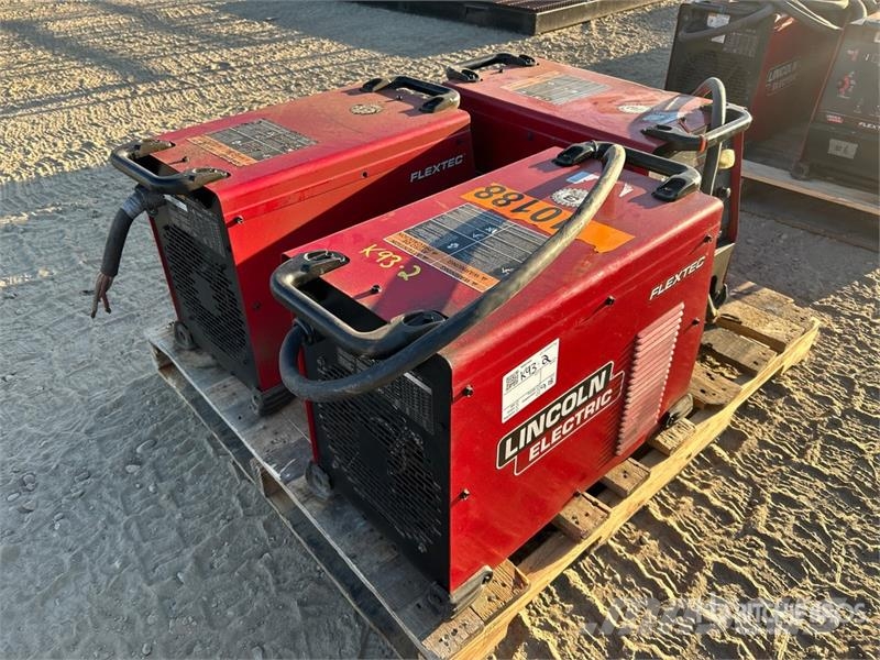Lincoln Electric of (3) Lincoln Electric Flextex 450 Elect Máquinas de soldar