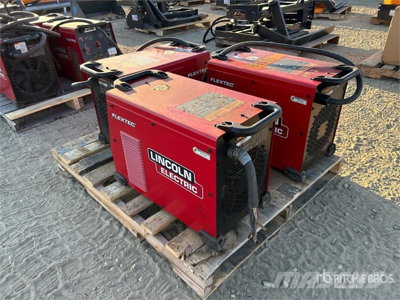 Lincoln Electric of (3) Lincoln Electric Flextex 450 Elect Máquinas de soldar