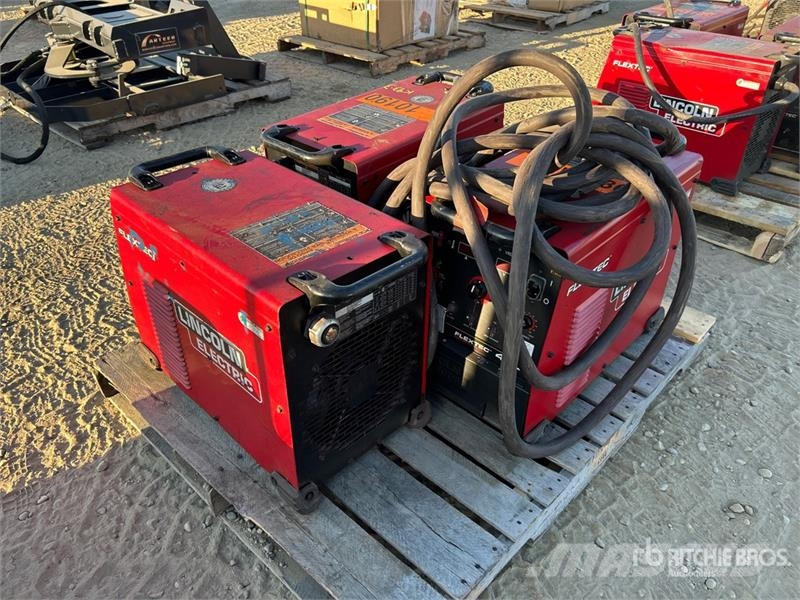 Lincoln Electric of (3) Lincoln Electric Flextex 450 Elect Máquinas de soldar
