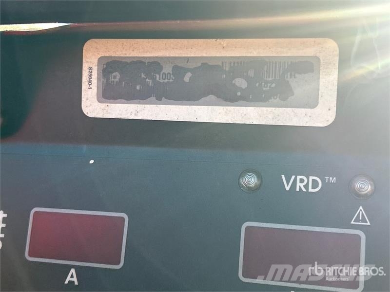 Lincoln Electric of (3) Lincoln Electric Flextex 450 Elect Заваряващи машини