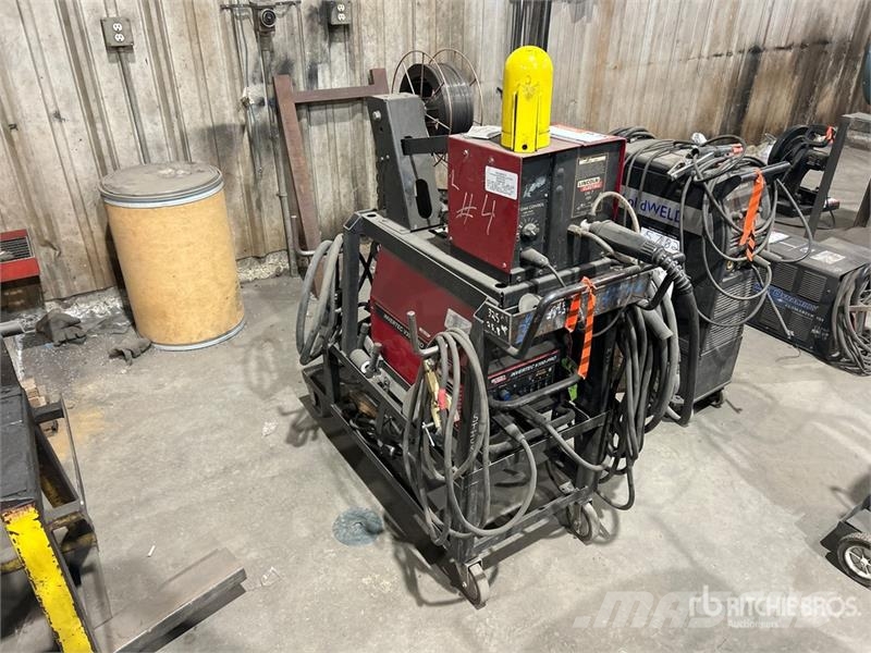 Lincoln Invertec V350-PRO Heggesztő berendezések