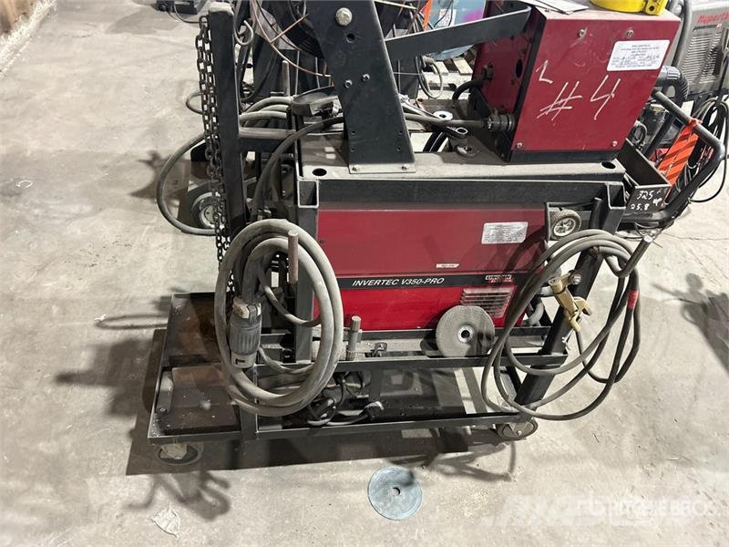 Lincoln Invertec V350-PRO Heggesztő berendezések