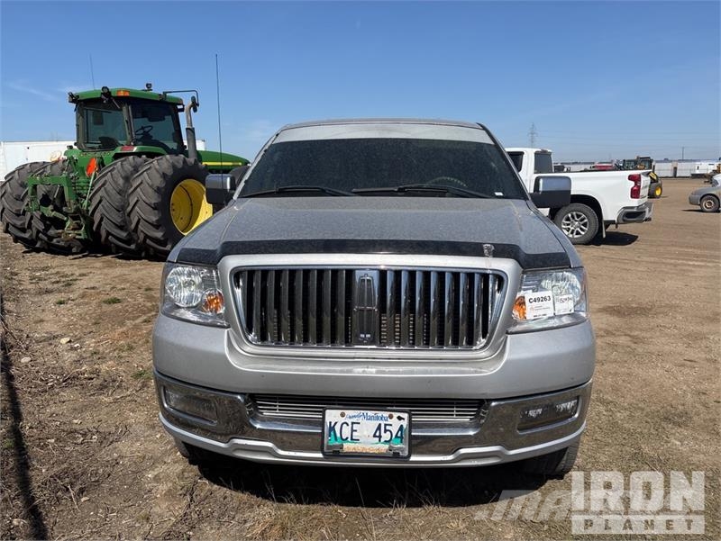 Lincoln Mark LT 4x4 Crew Cab Pickup أخرى