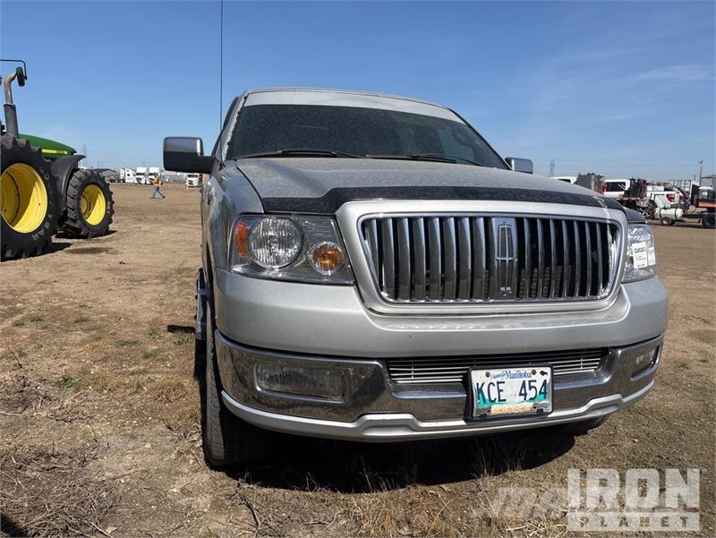 Lincoln Mark LT 4x4 Crew Cab Pickup أخرى