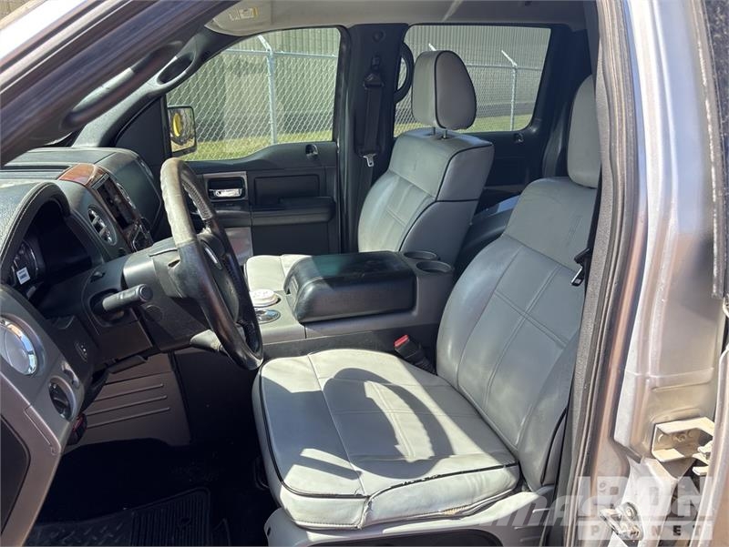 Lincoln Mark LT 4x4 Crew Cab Pickup أخرى