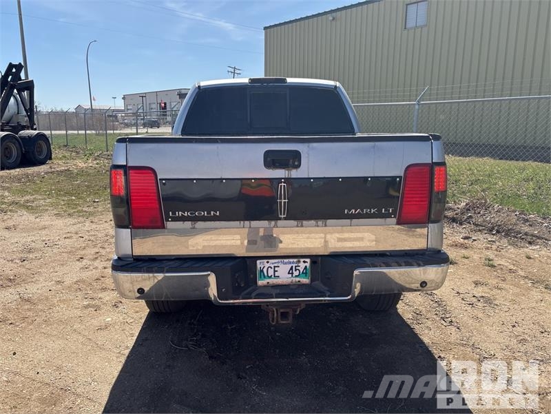 Lincoln Mark LT 4x4 Crew Cab Pickup أخرى