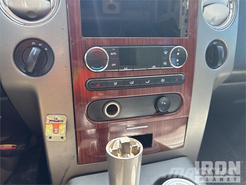 Lincoln Mark LT 4x4 Crew Cab Pickup أخرى