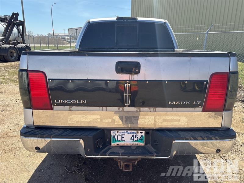 Lincoln Mark LT 4x4 Crew Cab Pickup أخرى