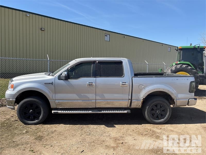 Lincoln Mark LT 4x4 Crew Cab Pickup أخرى