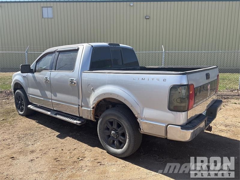 Lincoln Mark LT 4x4 Crew Cab Pickup أخرى