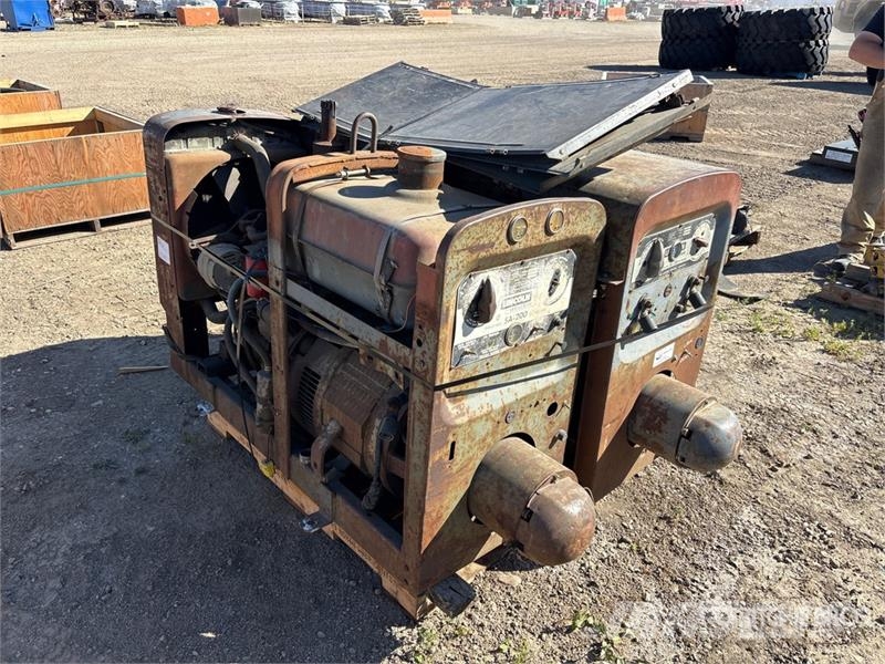 Lincoln of (2) Lincoln Engine Driven Welder Soldadoras