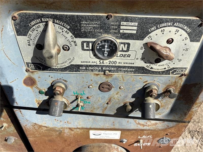 Lincoln of (2) Lincoln Engine Driven Welder Soldadoras