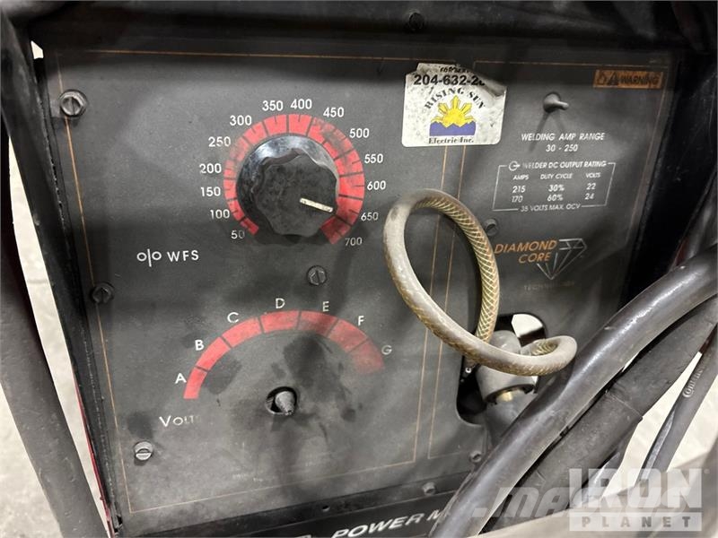 Lincoln Power Mig 215 Mobile MIG Electric Welder Заваряващи машини