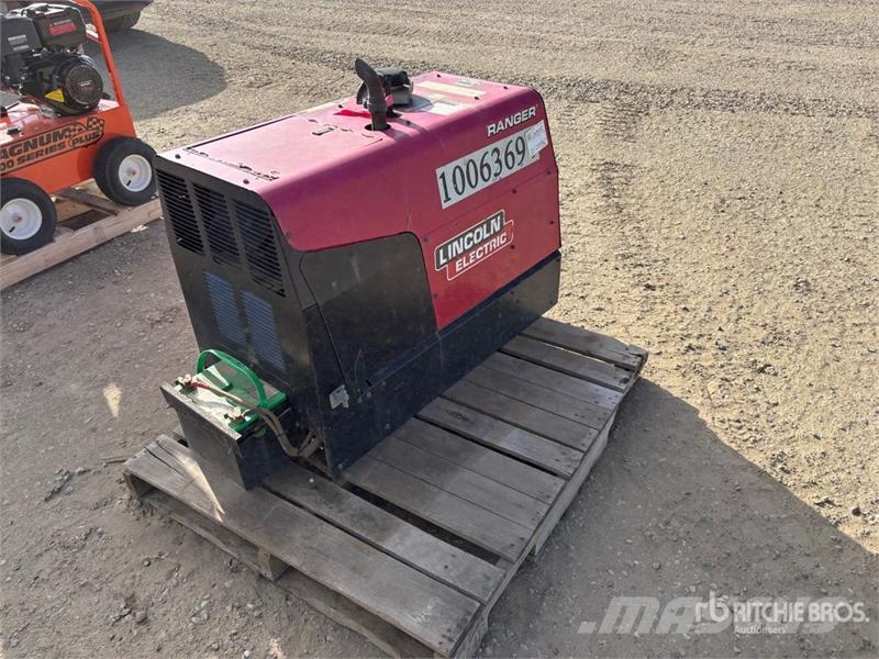 Lincoln Ranger 305G 300 A Skid-Mounted Stick Engine Driven Welding machines