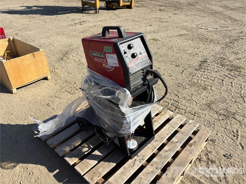 Lincoln SP-135 135 A Mobile Electric Welder Soldadoras