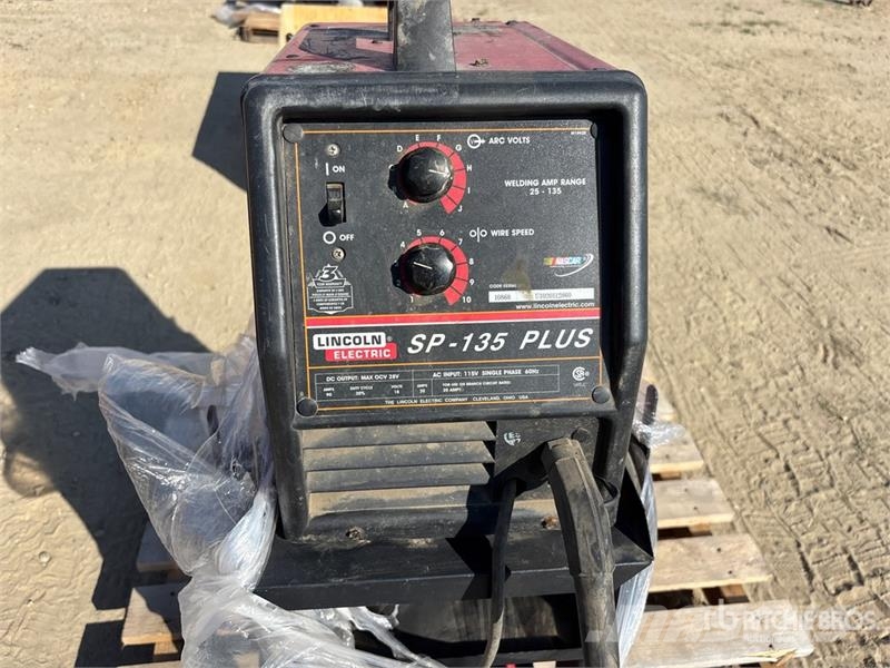 Lincoln SP-135 135 A Mobile Electric Welder Soldadoras