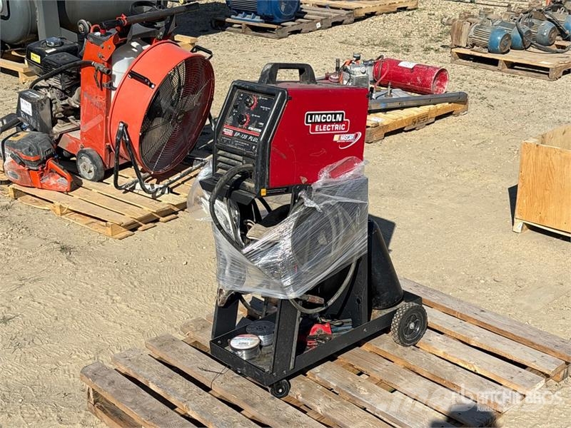 Lincoln SP-135 135 A Mobile Electric Welder Soldadoras