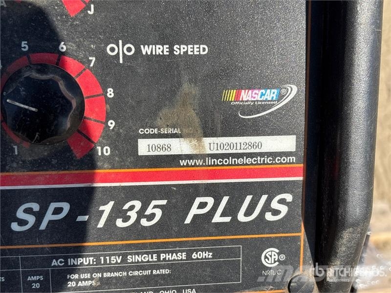 Lincoln SP-135 135 A Mobile Electric Welder Soldadoras