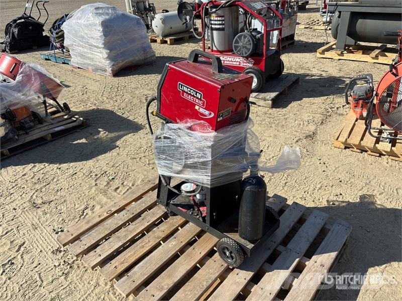Lincoln SP-135 135 A Mobile Electric Welder Soldadoras