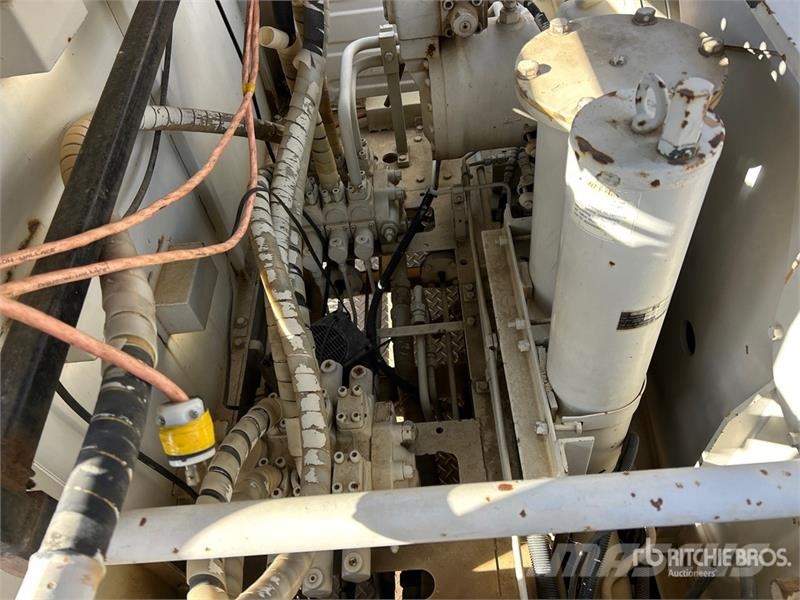 Link-Belt HC-238H 150 ton 8x4x4 Lattice-Boom Truck Crane 起重機組件和設備