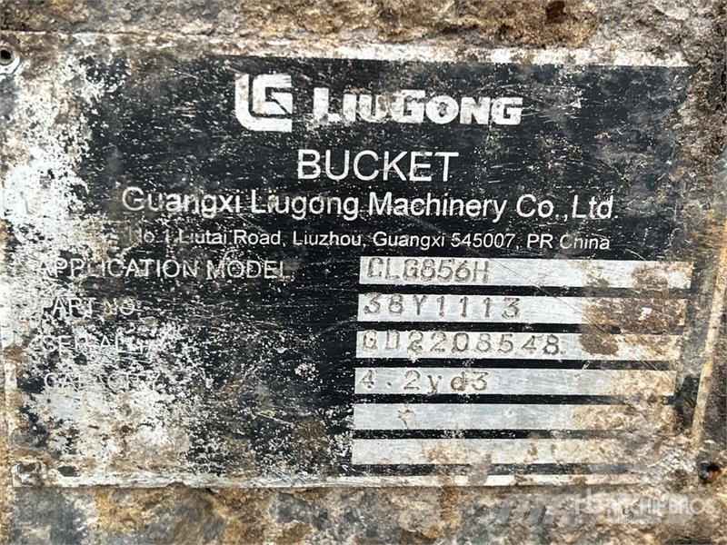 LiuGong CLG856H 114 in 4.2 cyd Wheel Loader Bucket دلاء