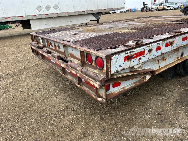Load King 48 ft T/A Equipment Trailer Нискотоварачи