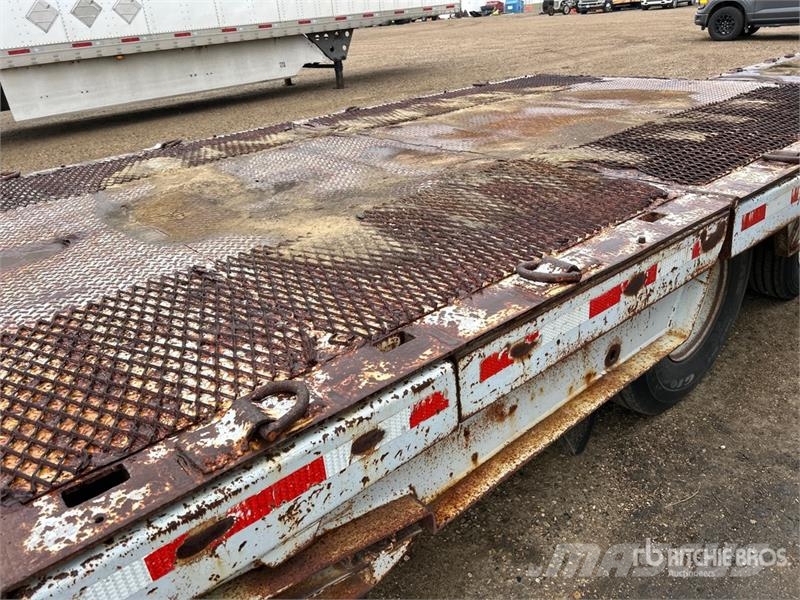 Load King 48 ft T/A Equipment Trailer Нискотоварачи